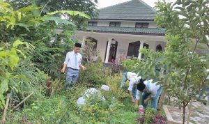 esai Memaknai Hidup Bersama Masyarakat