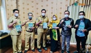 UMY Bagi-Bagi Buku di Lombok Utara - ejogja ID - info pendidikan