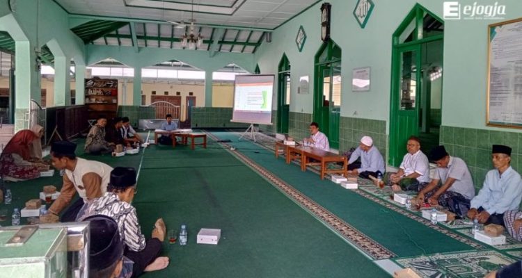 LTMNU DIY Himbau Masjid NU Pasang Plang Identitas NU
