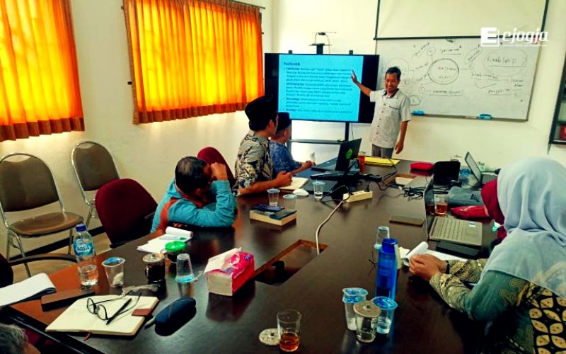 Meracik Panduan Skripsi Kualitas Prima, FEBI IIQ An Nur Yogyakarta Asah Kepekaan Metodologi Kualitatif
