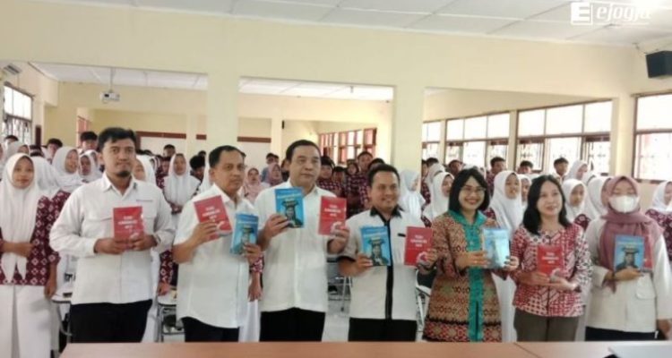 Senyum dan Cerita di Balik Upaya Cegah Bullying di SMAN 1 Playen Senyum dan Cerita di Balik Upaya Cegah Bullying di SMAN 1 Playen