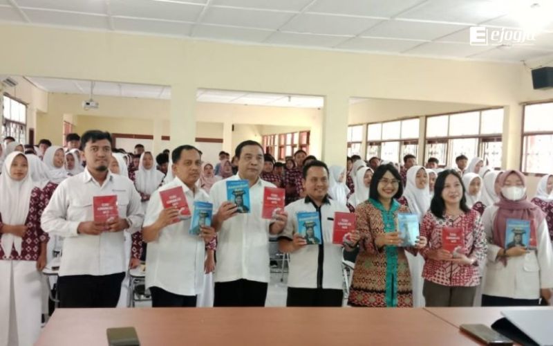 Senyum dan Cerita di Balik Upaya Cegah Bullying di SMAN 1 Playen