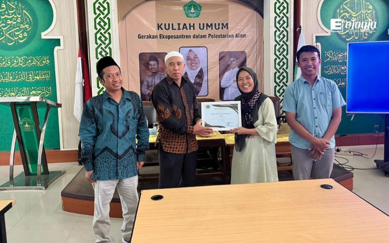 Menautkan Iman, Pangan, dan Bumi: Nyai Nissa Wargadipura di IIQ An Nur Yogyakarta