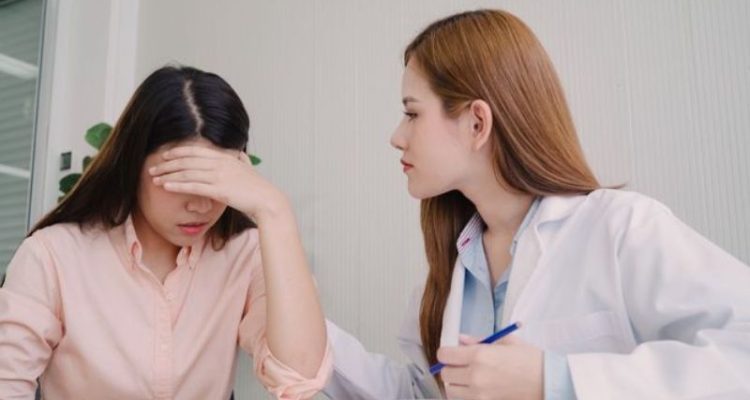Menyembuhkan Sang Penyembuh Ketika Tenaga Kesehatan Kita Kehilangan Empati